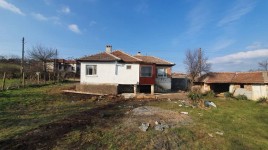 Houses / Villas for sale near Elhovo - 13494