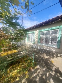 Houses / Villas for sale near Dobrich - 13603