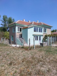 Houses / Villas for sale near Elhovo - 13619