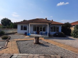 Houses / Villas for sale near Dobrich - 13803
