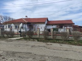 Houses / Villas for sale near Dobrich - 13889