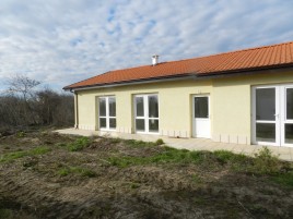 Houses / Villas for sale near Dobrich - 13898