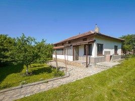 Houses / Villas for sale near Varna - 13647
