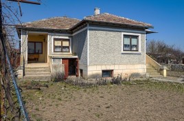 Houses / Villas for sale near Dobrich - 14058
