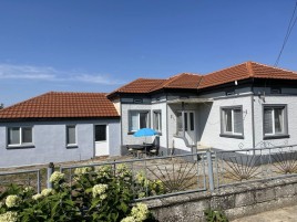 Houses / Villas for sale near Dobrich - 14094