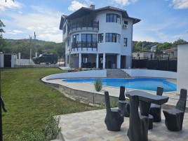Houses for sale near Dobrich - 15401