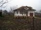 9855:13 - Двухэтажный болгарскый дом недалеко от города Добрич!