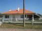 9870:3 - В тихом болгарском селе продается массивный дом до Каварна!