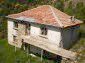 11335:10 - Rural house near Kardzhalistunning mountain panorama